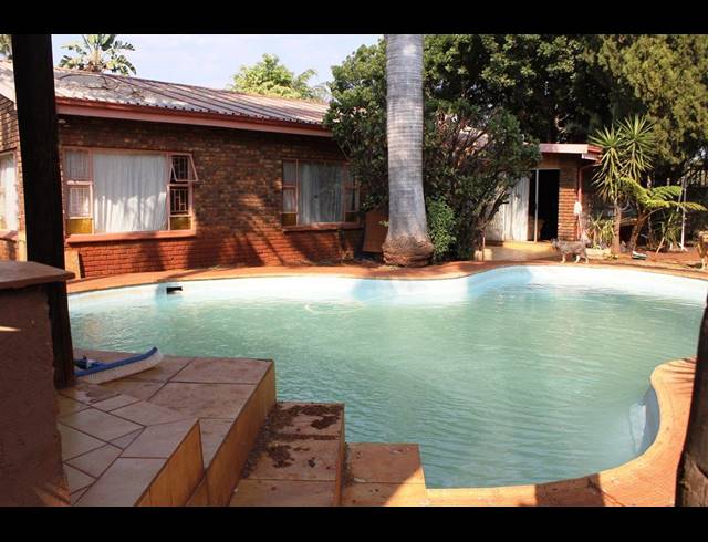 3 BEDROOM HOUSE SOLD IN THE ORCHARDS